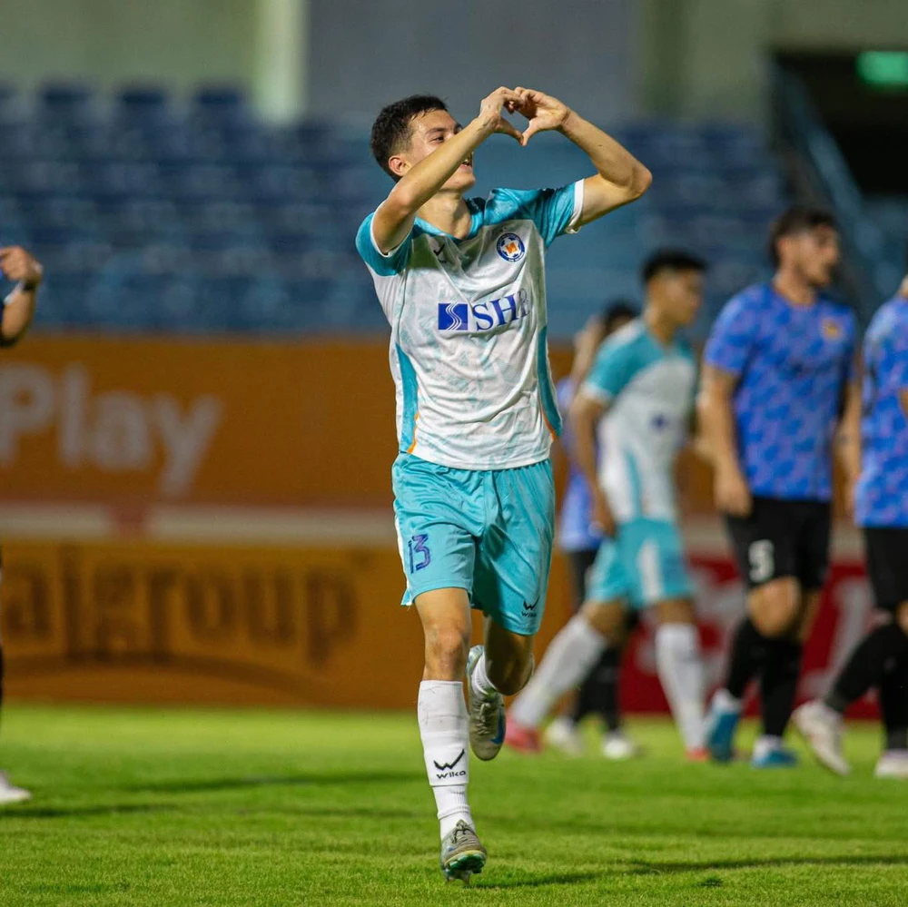 Hai cầu thủ Việt kiều Nga tập trung đội tuyển U23 Việt Nam - Ảnh 1.