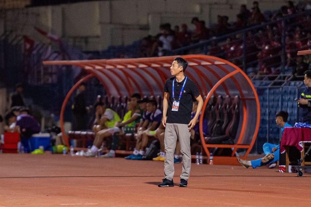 V-League trở lại với guồng quay HLV mất việc - Ảnh 2.