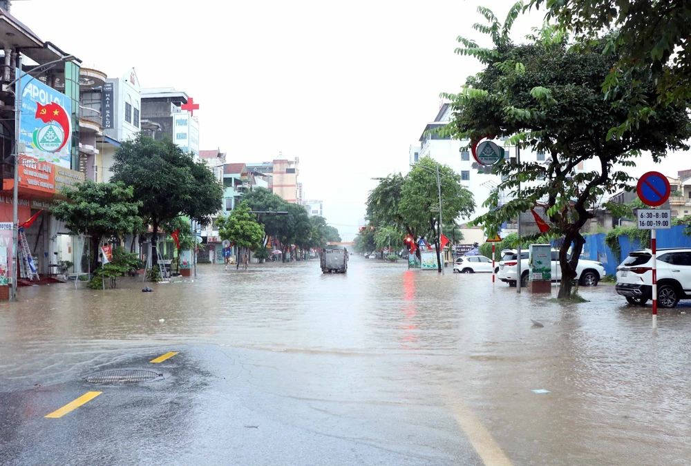 Ảnh hưởng bão số 10: Nhiều địa phương bị thiệt hại nặng - Ảnh 5.