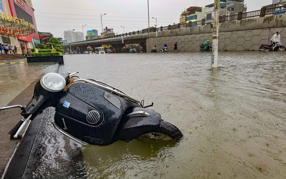 Việt Phủ Thành Chương ngập trong biển nước vì hoàn lưu bão số 10 - Ảnh 5.