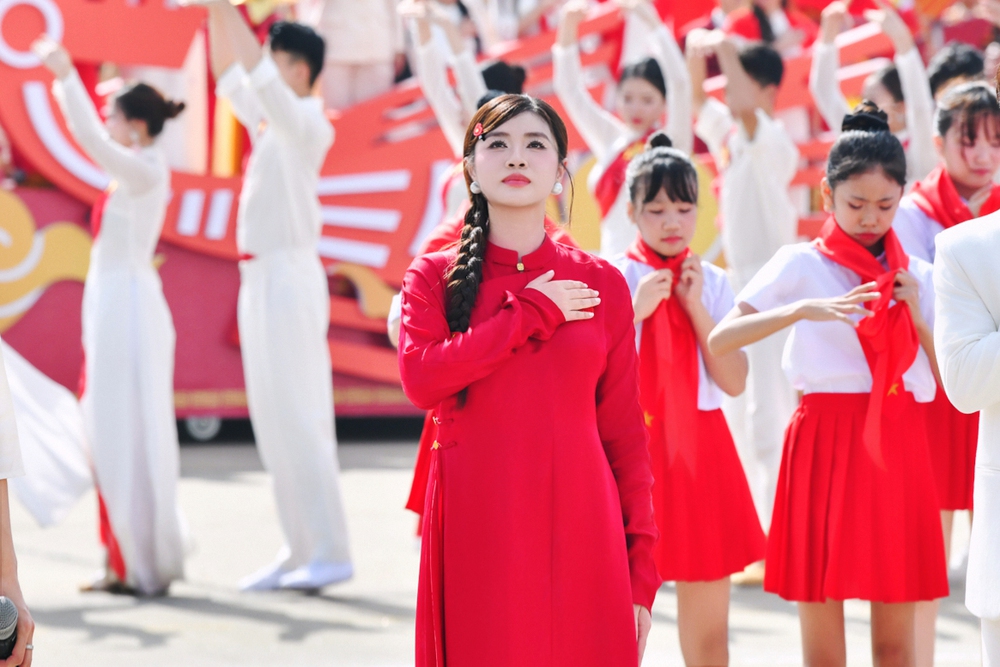 Sao Mai Nguyễn Thu Hằng: Ngọn lửa đam mê âm nhạc chưa bao giờ lụi tắt - Ảnh 1.