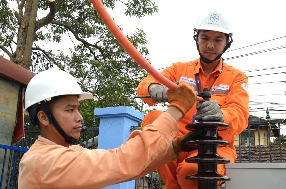 Nóng kỷ lục, miền Bắc lập đỉnh mới về tiêu thụ điện trong tháng 8 - Ảnh 2.