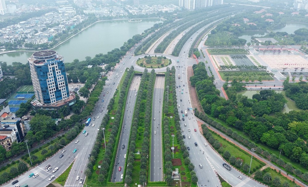 Cục Cảnh sát giao thông đề xuất phân làn, phân luồng trên một số tuyến đường của Hà Nội - Ảnh 1.