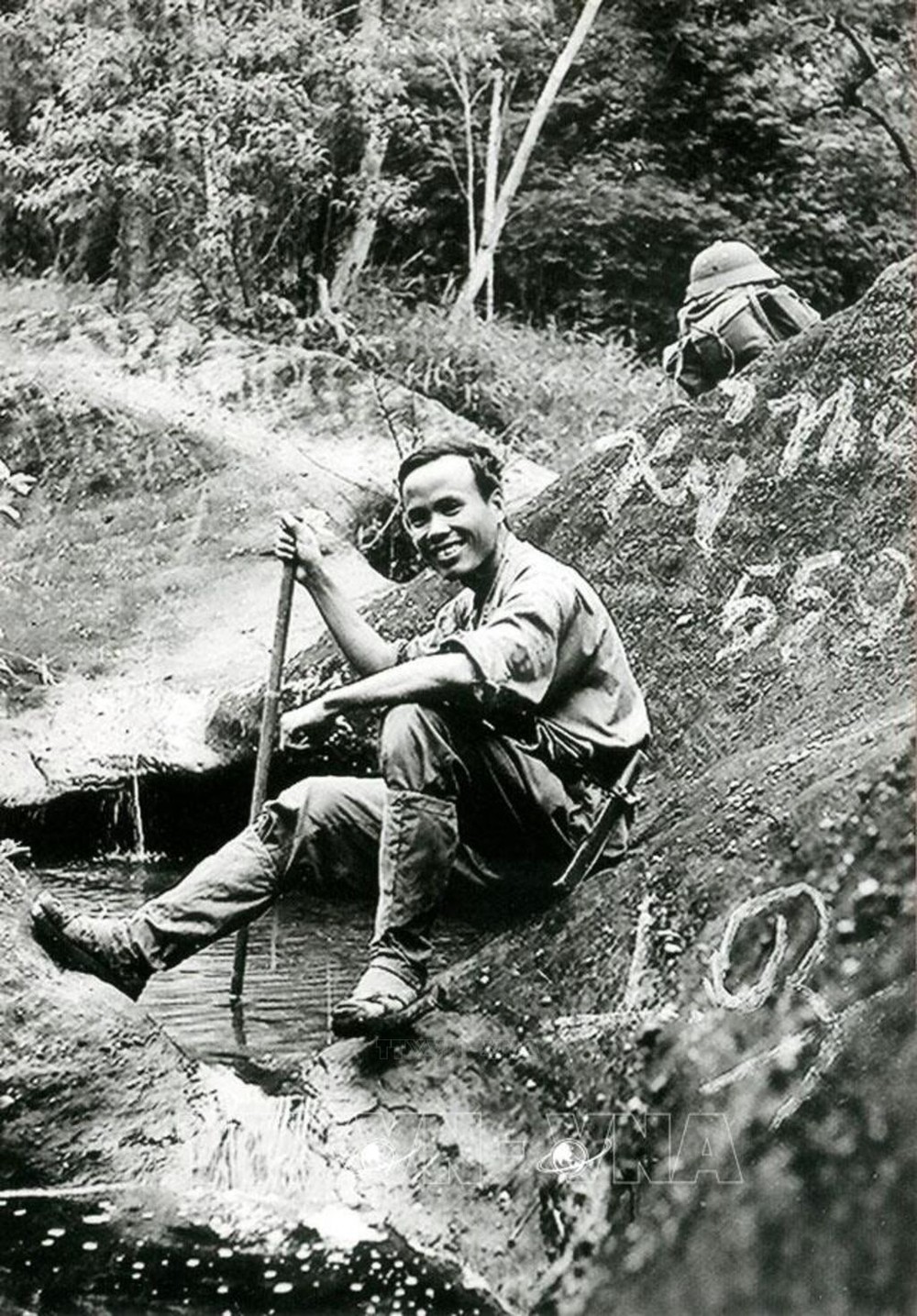 80 năm Thông tấn xã Việt Nam (1945 - 2025): Dấu ấn sâu đậm của phóng viên, điện báo viên trên mặt trận Trị Thiên - Ảnh 1.