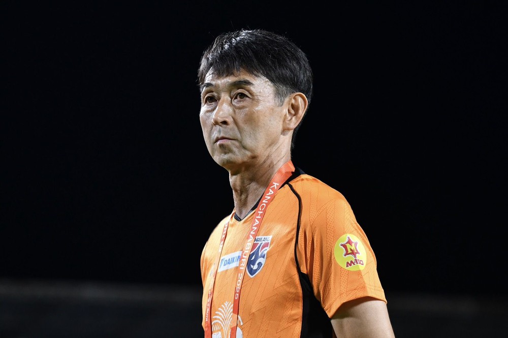 Thắng đội hạng 150 thế giới vào chung kết King’s Cup, HLV tuyển Thái Lan vẫn họp gấp với cầu thủ - Ảnh 1.