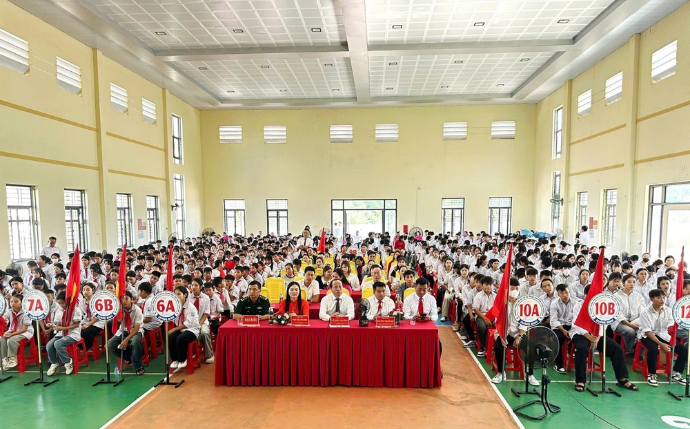 Khai trường nơi đảo xa: Trang trọng và ý nghĩa - Ảnh 3.