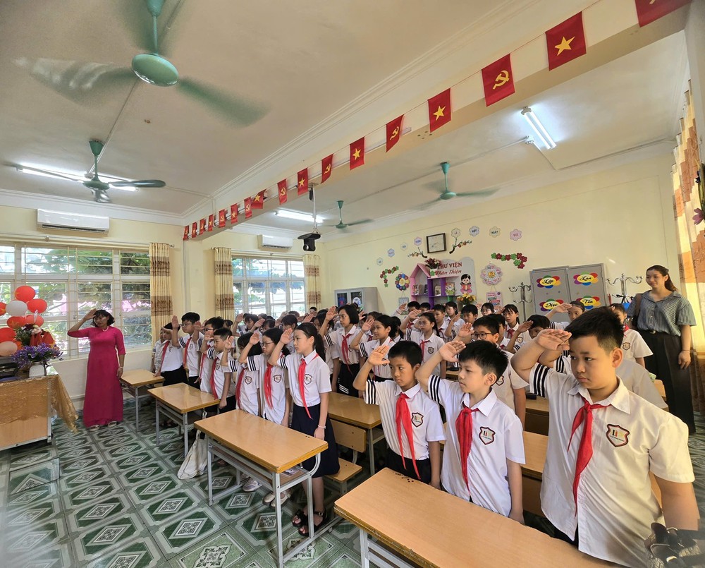 Khai trường nơi đảo xa: Trang trọng và ý nghĩa - Ảnh 2.