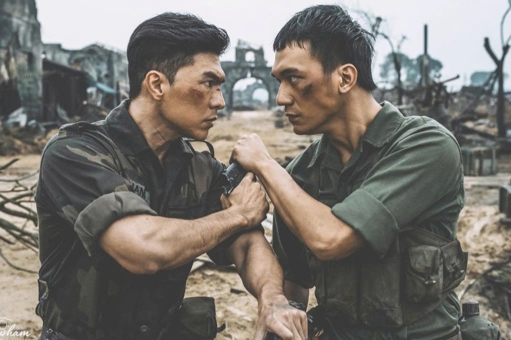 'Mưa đỏ' chạm mốc 500 tỷ đồng, lọt top 2 phim Việt có doanh thu cao nhất lịch sử - Ảnh 2.
