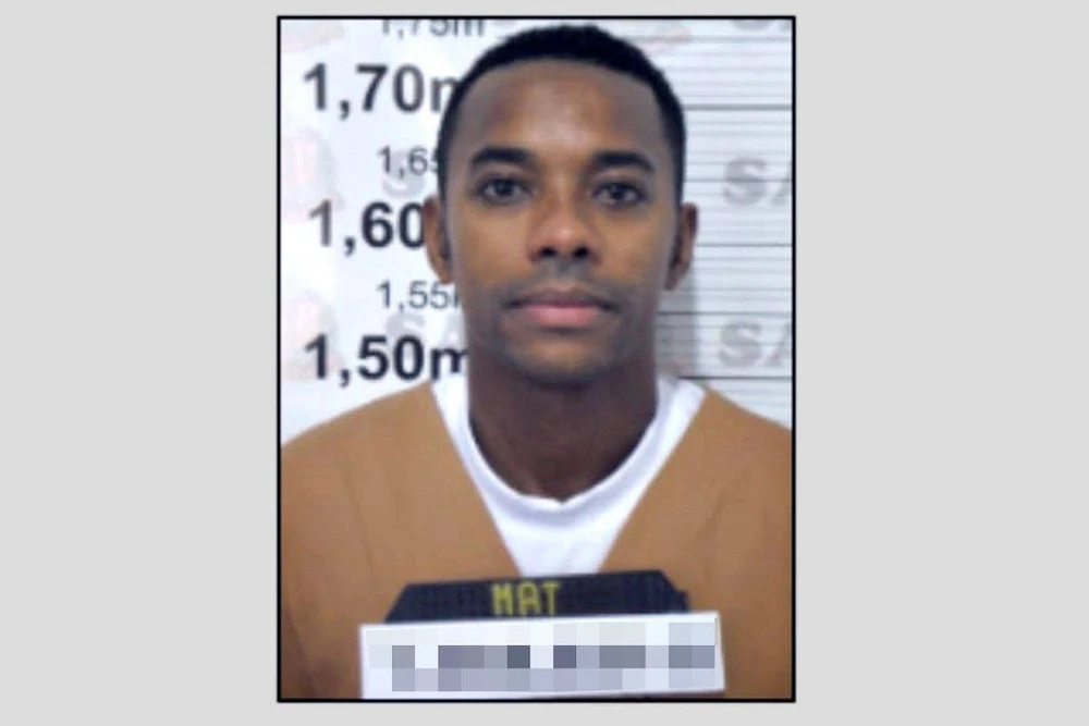 Đời sống ngục tù của Robinho - Ảnh 2.