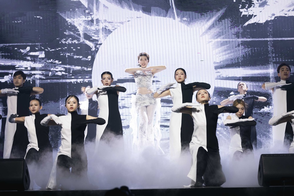 Showcase Là Moon: Bước ngoặt trong sự nghiệp âm nhạc của LAMOON - Ảnh 5.