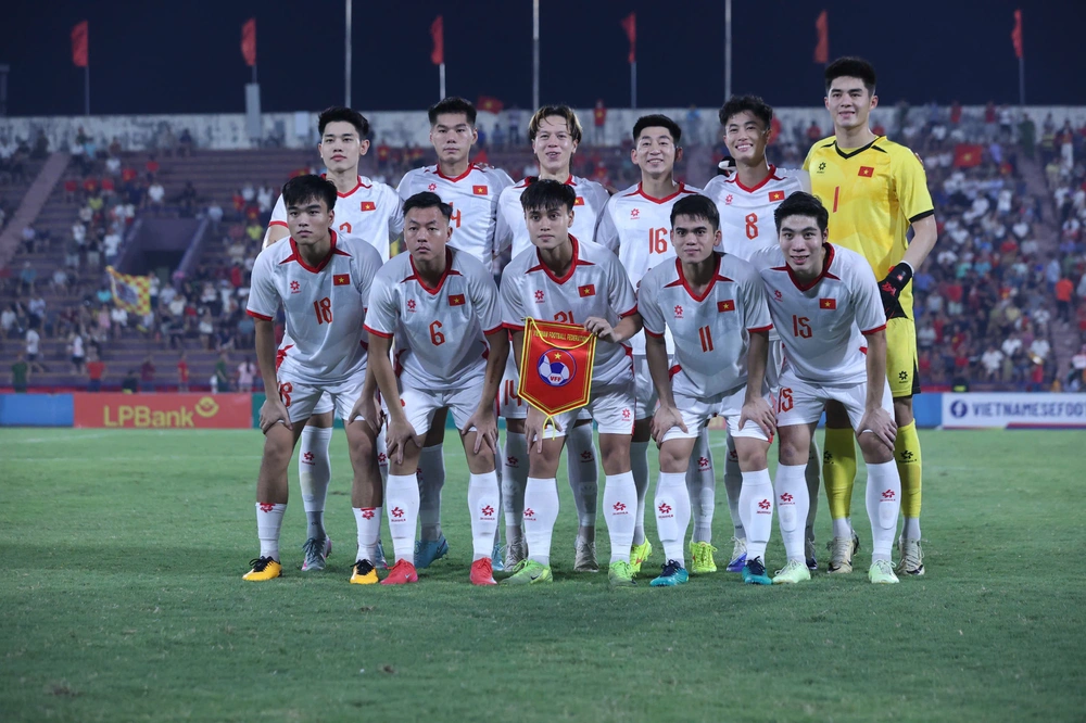 Trọng tài Indonesia bắt trận U23 Việt Nam gặp U23 Yemen, được gọi là Vua thẻ - Ảnh 2.