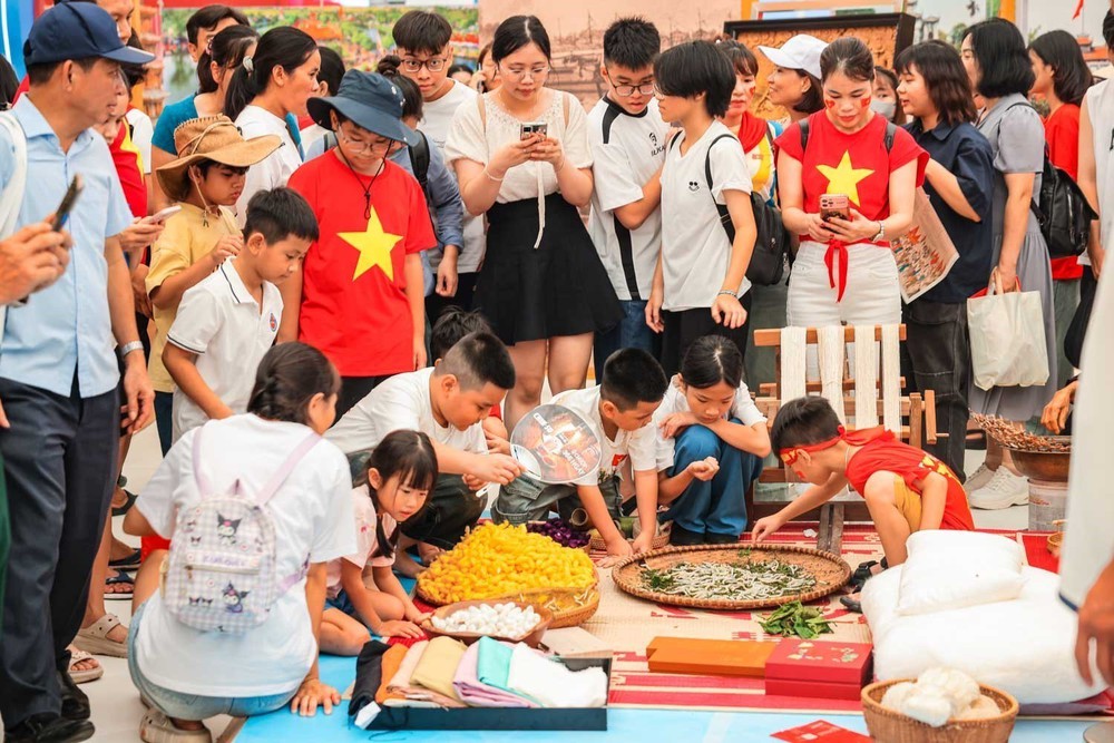 Triển lãm thành tựu đất nước: Du lịch các tỉnh, thành phố qua 34 gian trưng bày đặc sắc, độc đáo - Ảnh 10.