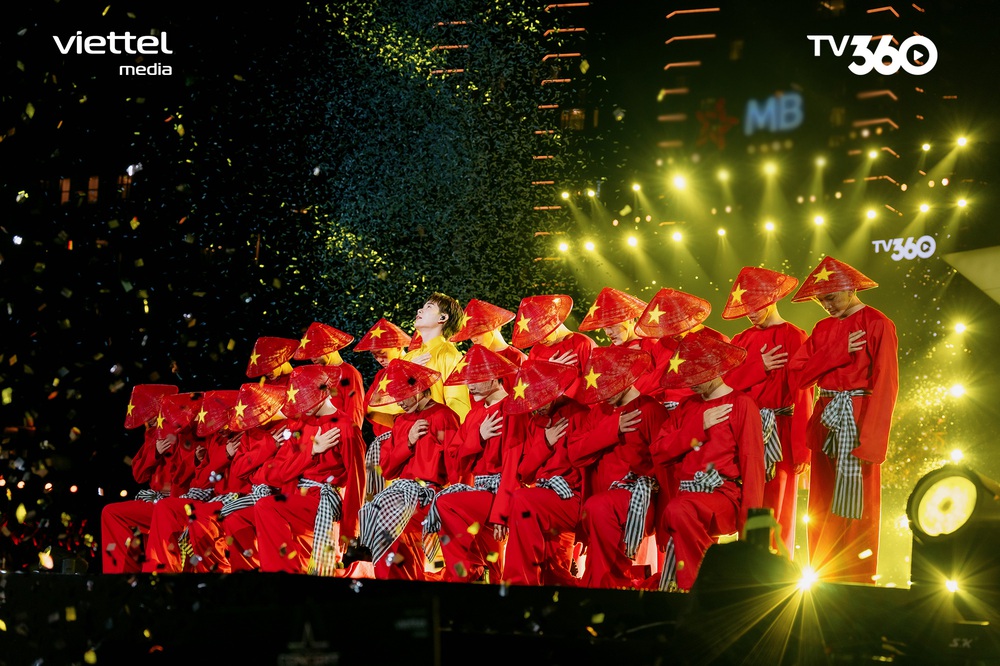 Nhìn lại &quot;Sao nhập ngũ concert 2025&quot;: Đặc biệt nhất 2025!  - Ảnh 10.