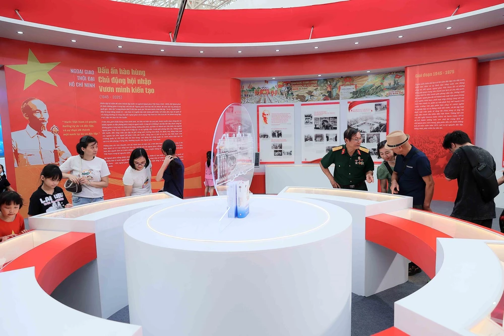 Triển lãm thành tựu đất nước thu hút 6,5 triệu lượt khách tham quan - Ảnh 1.