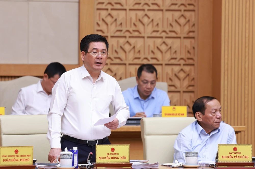 Bộ Công Thương bàn về cơ chế giá điện 2 thành phần, hướng tới triển khai từ 1/1/2026 - Ảnh 1.