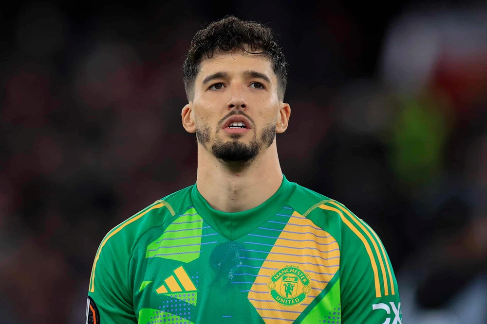 Vấn đề thủ môn của Man United: Càng xử lý càng rối - Ảnh 1.