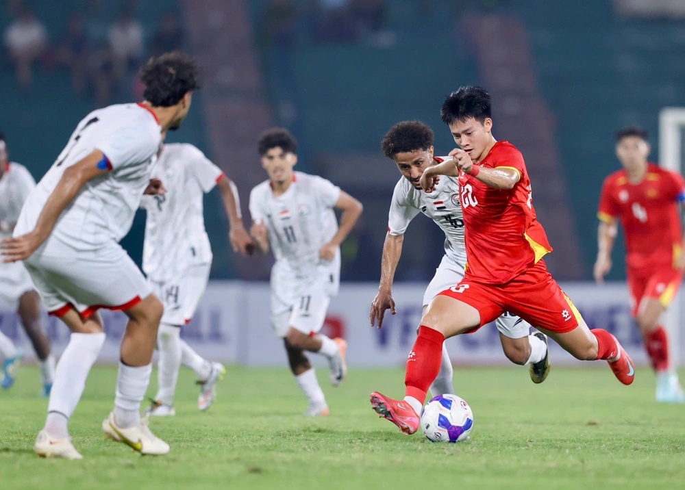 Thanh Nhàn trả lời HLV Kim Sang Sik - Ảnh 1.