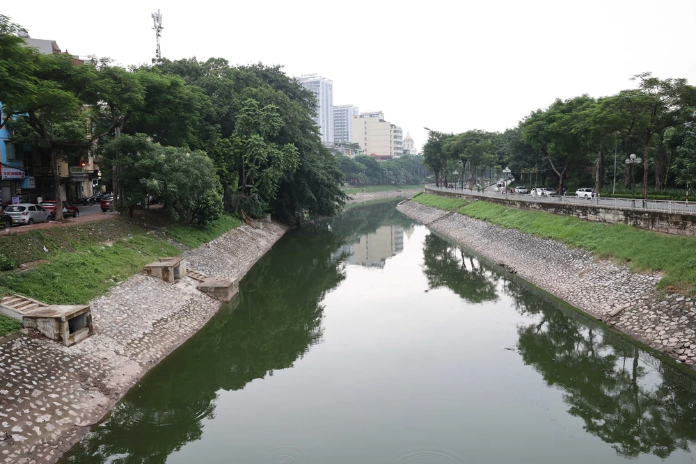 Hà Nội bắt đầu bổ cập nước hồ Tây vào sông Tô Lịch - Ảnh 4.