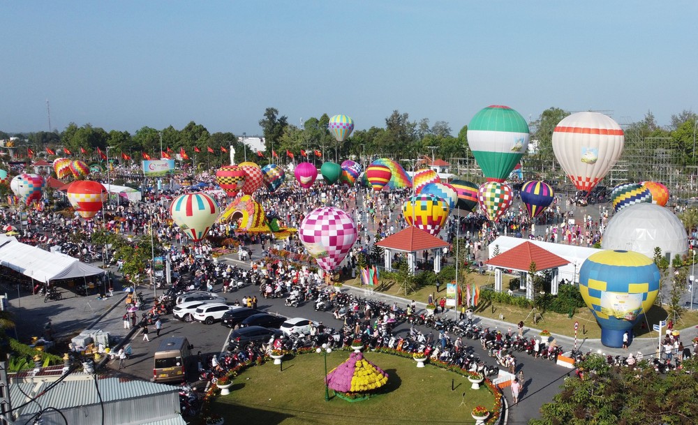 Bầu trời Sa Đéc (Đồng Tháp) đầy màu sắc khinh khí cầu - Ảnh 6.