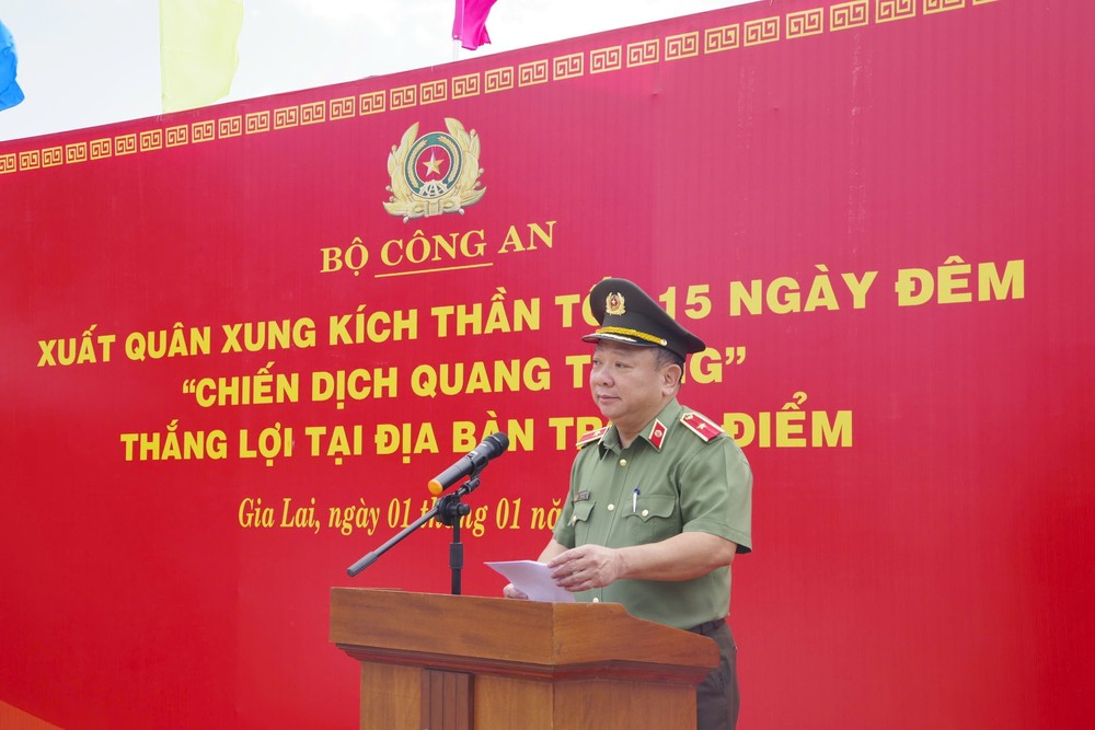 Xung kích thần tốc 15 ngày đêm đẩy nhanh tiến độ xây nhà tặng hộ dân vùng thiên tai - Ảnh 5.