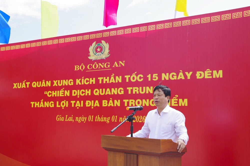 Xung kích thần tốc 15 ngày đêm đẩy nhanh tiến độ xây nhà tặng hộ dân vùng thiên tai - Ảnh 2.