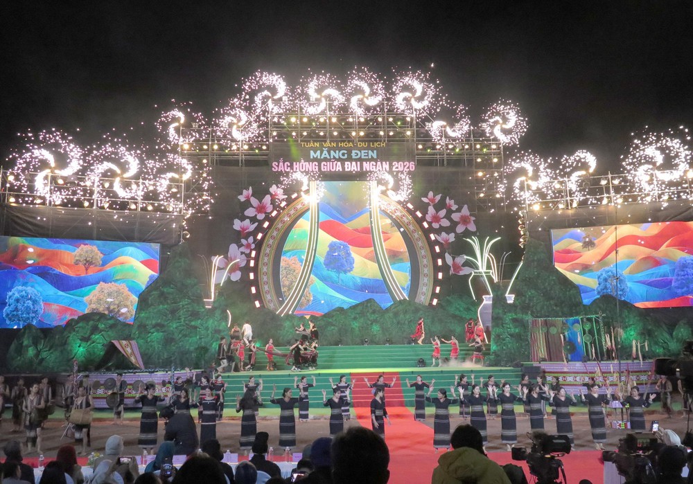 Khai mạc Tuần văn hóa du lịch "Măng Đen – Sắc hồng giữa đại ngàn" - Ảnh 2. Khai mạc Tuần văn hóa du lịch "Măng Đen – Sắc hồng giữa đại ngàn" - Ảnh 2.