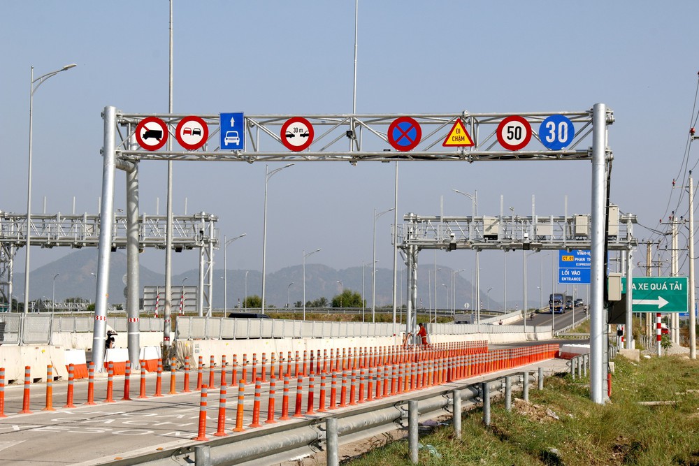 Vận hành thử nghiệm hệ thống giao thông thông minh trên cao tốc Vĩnh Hảo - Phan Thiết (Lâm Đồng) - Ảnh 1.