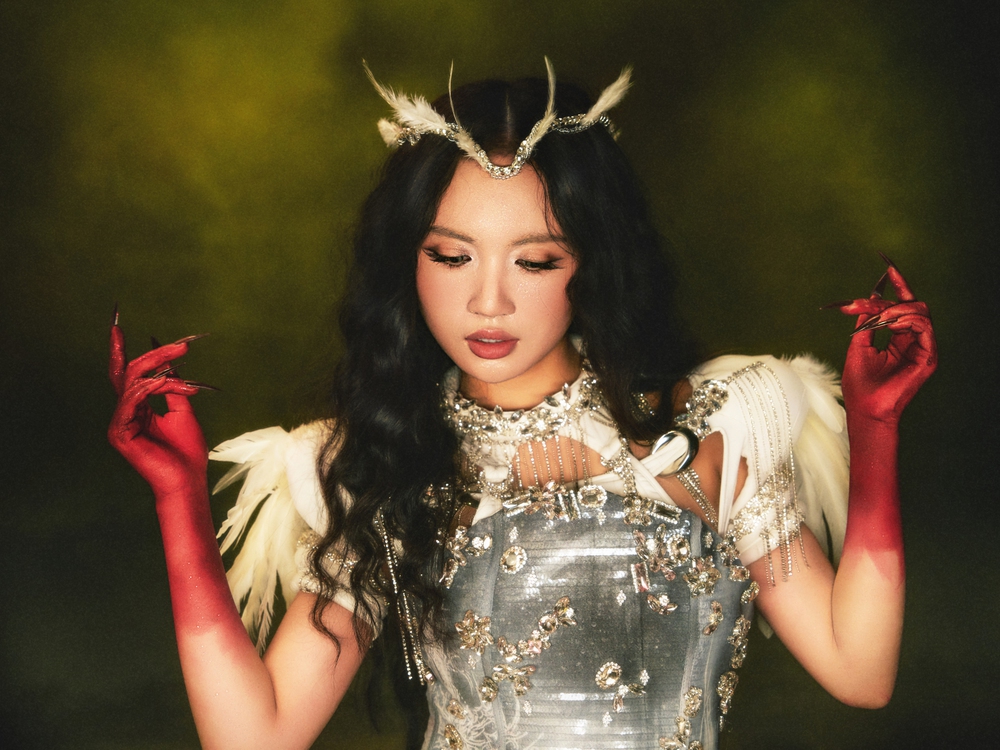 LEXXY chia sẻ quá trình quay MV "Niệm Chíll", thử thách với latin pop - Ảnh 1.