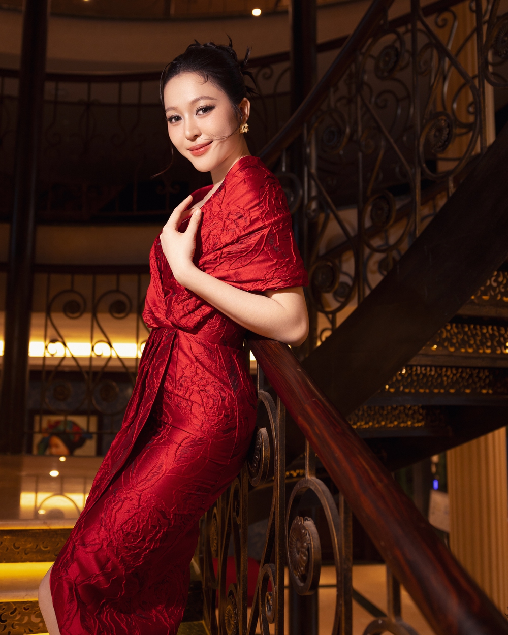 Dàn Hoa hậu, Á hậu đọ sắc thảm đỏ show VUNGOC&SON - Ảnh 6. Dàn Hoa hậu, Á hậu đọ sắc thảm đỏ show VUNGOC&SON - Ảnh 6.