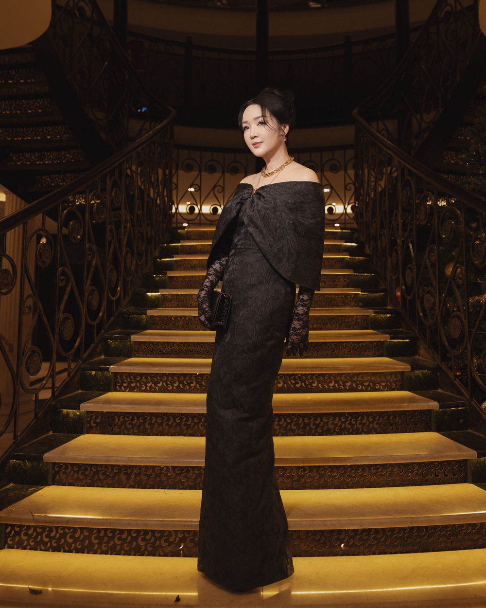 Dàn Hoa hậu, Á hậu đọ sắc thảm đỏ show VUNGOC&SON - Ảnh 7. Dàn Hoa hậu, Á hậu đọ sắc thảm đỏ show VUNGOC&SON - Ảnh 7.