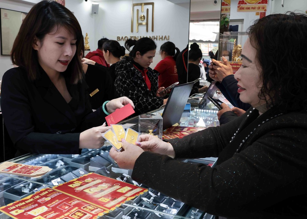Giá vàng miếng sáng 10/1 tăng 1,5 triệu đồng/lượng - Ảnh 1.