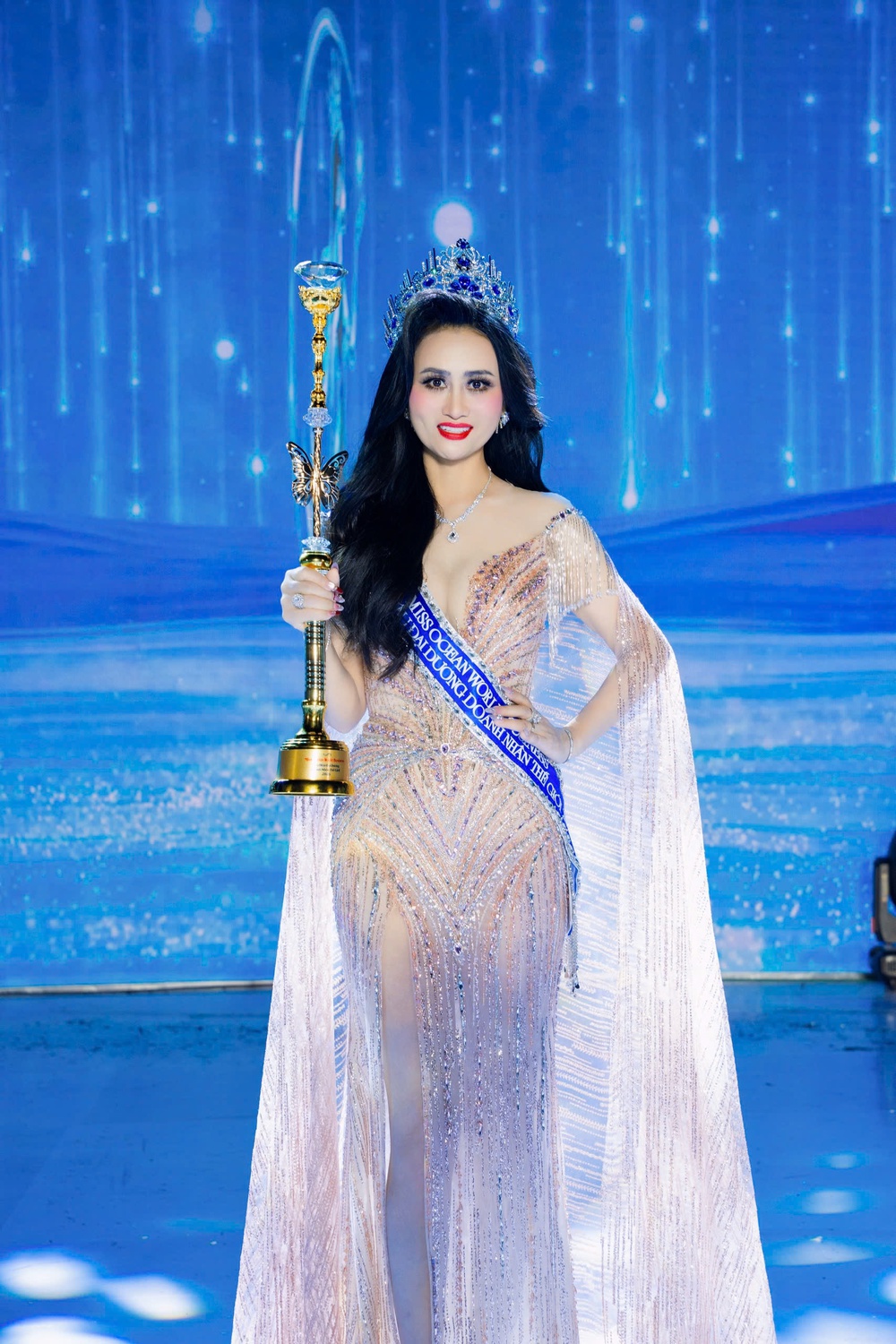 Tiến sĩ Vũ Thị Thanh Tâm đăng quang Miss Ocean World Business 2026 - Ảnh 1. Tiến sĩ Vũ Thị Thanh Tâm đăng quang Miss Ocean World Business 2026 - Ảnh 1.