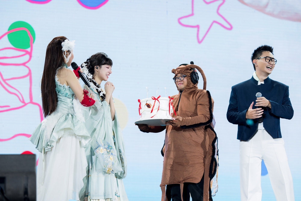 Đêm nhạc tri ân lớn nhất trong 13 năm ca hát của Phương Mỹ Chi - Ảnh 4.