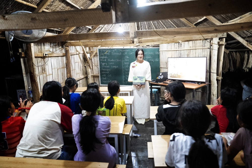 Thổ cẩm người Mạ bước ra khỏi đại ngàn cùng "Legacy In Bloom" - Ảnh 2.