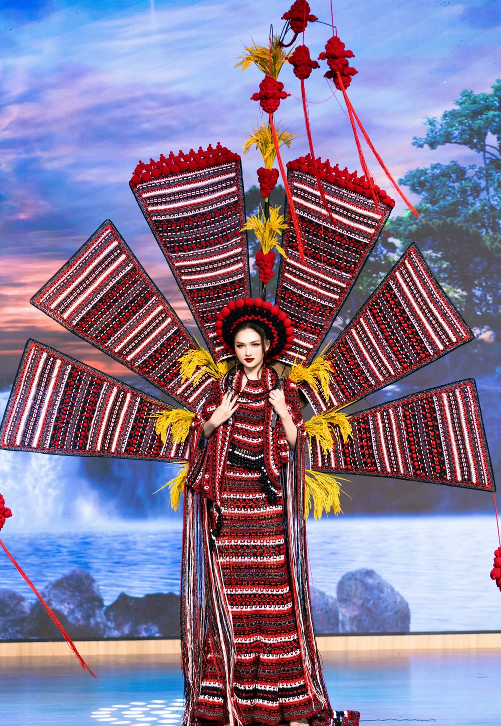 Á hậu Thu Ngân nhận sash Miss Intercontinental Vietnam 2025 - Ảnh 3.