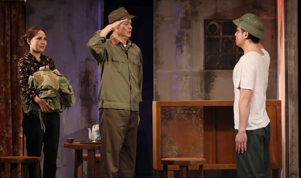 Khóc - cười cùng "Quân khu Nam Đồng" trên sân khấu - Ảnh 1.