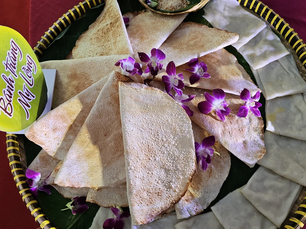 Nem, chả giò, bánh tráng Việt Nam “nhập gia” vào bếp Âu - Ảnh 1.