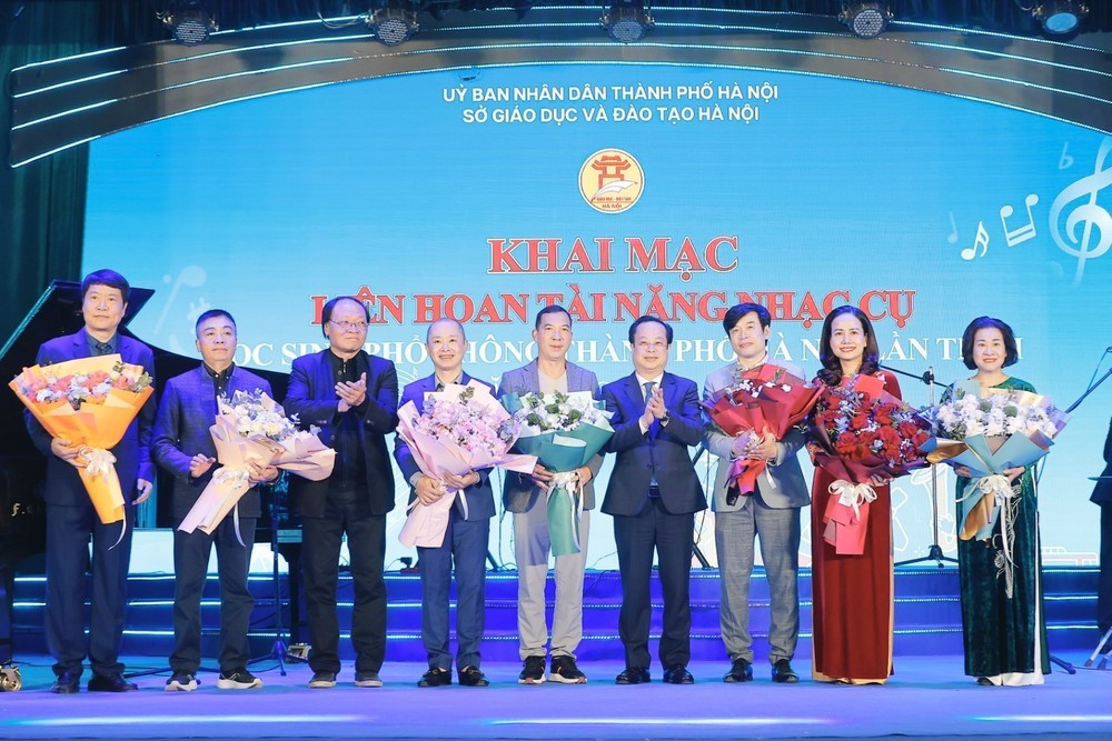 Liên hoan tài năng nhạc cụ học sinh phổ thông TP Hà Nội lần thứ nhất năm học 2025 - 2026 - Ảnh 3.