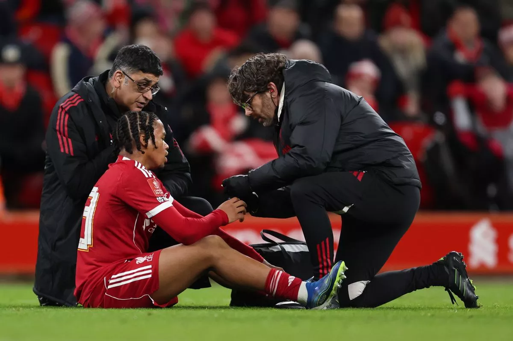 Tin nóng thể thao tối 13/1: Sao bóng chuyền Việt Nam ghi hơn 100 điểm ngay lần đầu xuất ngoại  - Ảnh 5.