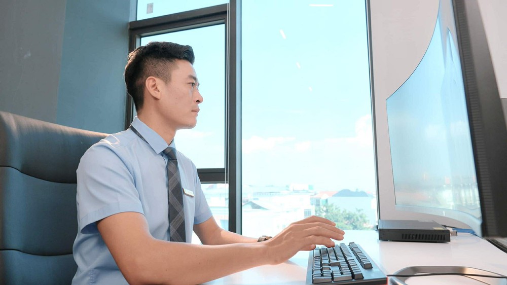 Người đứng sau những bản hit triệu view và chiến lược âm nhạc bền vững - Ảnh 1.