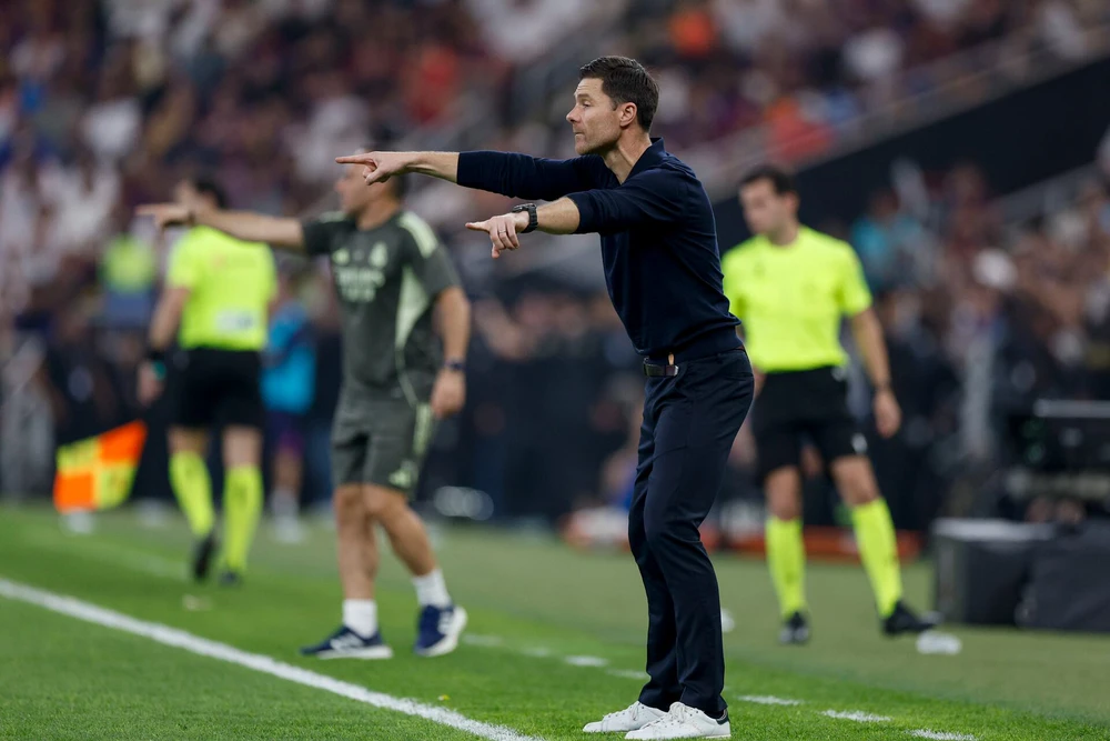 Nguyên nhân lớn nhất khiến Xabi Alonso bị sa thải - Ảnh 1.