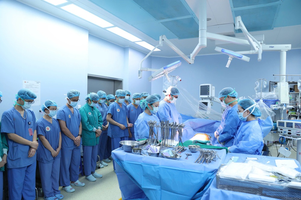 Người chiến sĩ áo trắng và hành trình "tái sinh" 5 cuộc đời - Ảnh 1.