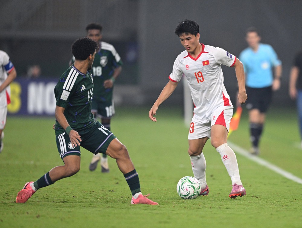 Ngọc Mỹ - tiền đạo tỏa sáng trong chiến thắng của U23 Việt Nam, gây sốt với diện mạo như nam thần - Ảnh 1.