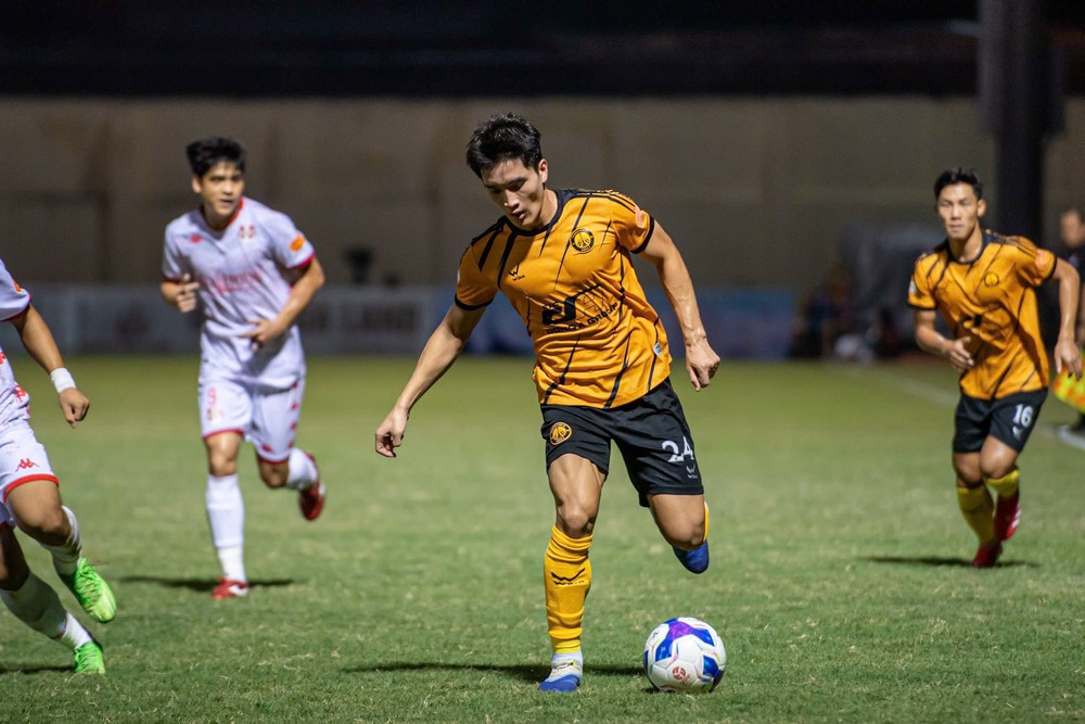 Ngọc Mỹ - tiền đạo tỏa sáng trong chiến thắng của U23 Việt Nam, gây sốt với diện mạo như nam thần - Ảnh 2.