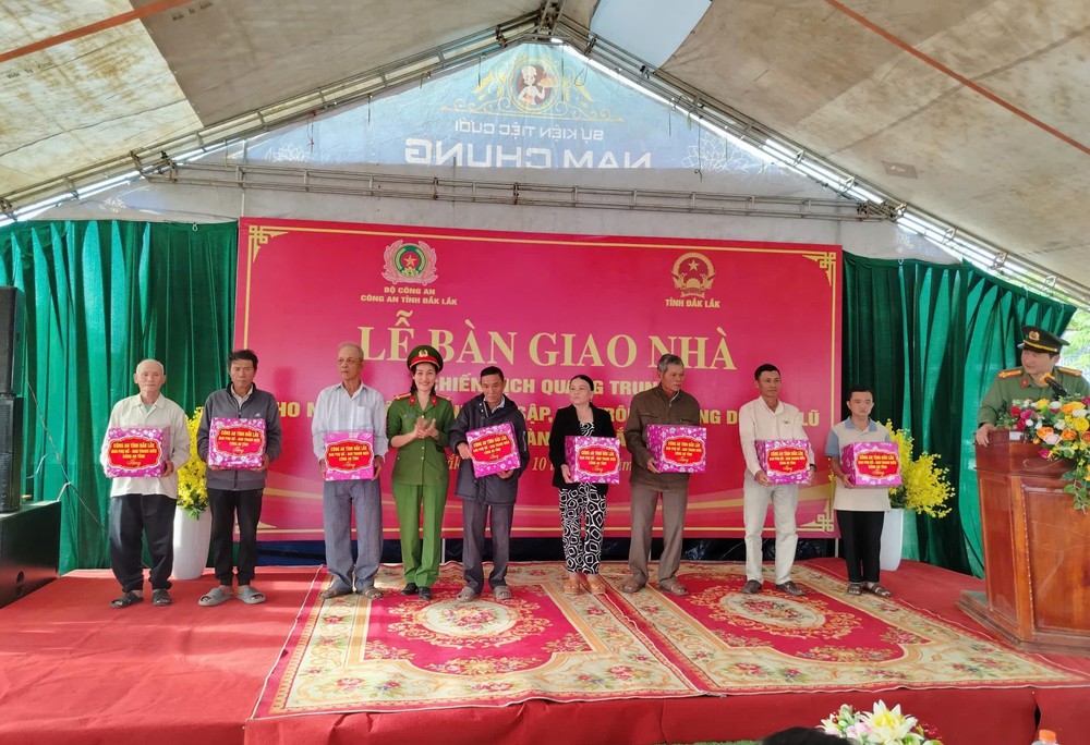 Tiến tới Đại hội XIV của Đảng: Vì hạnh phúc và sự an cư của nhân dân - Ảnh 1.