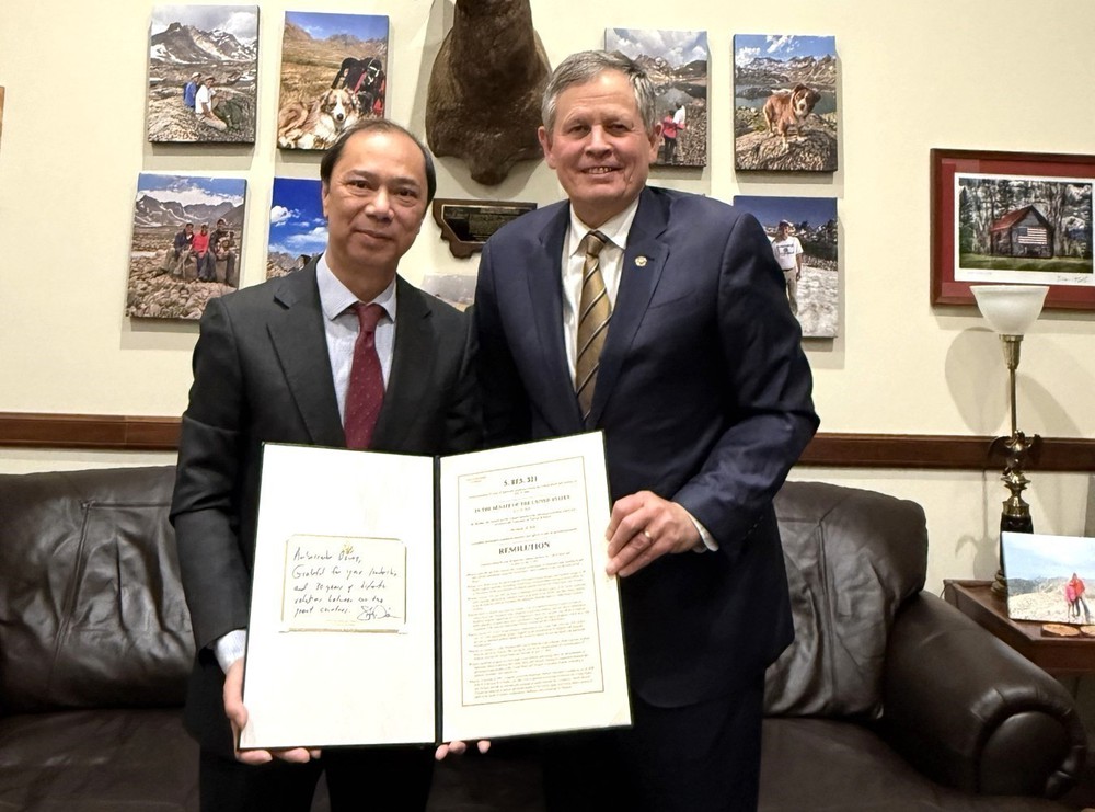 Đại hội Đảng XIV: Thượng nghị sĩ Mỹ mong muốn tiếp tục mở rộng hợp tác với Việt Nam - Ảnh 1.