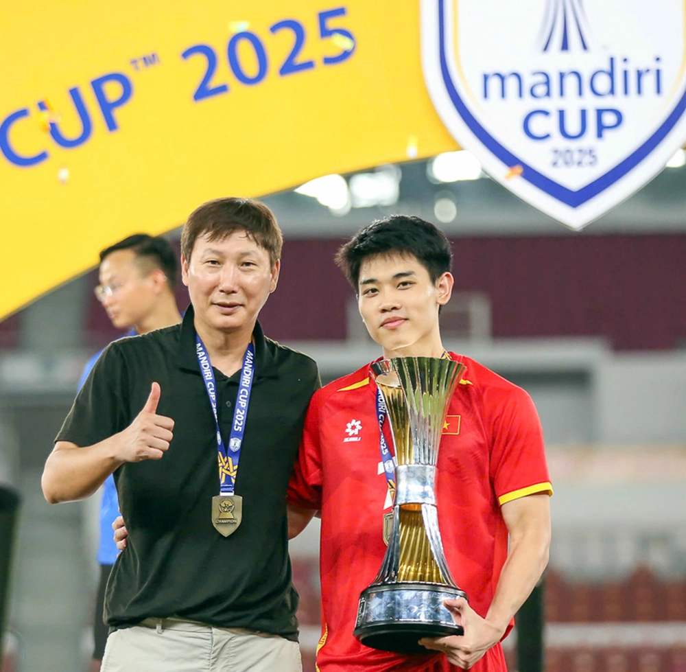 Troussier phát hiện nhân tài, nhưng Kim Sang Sik mới đưa họ lên tầm cao mới - Ảnh 3.