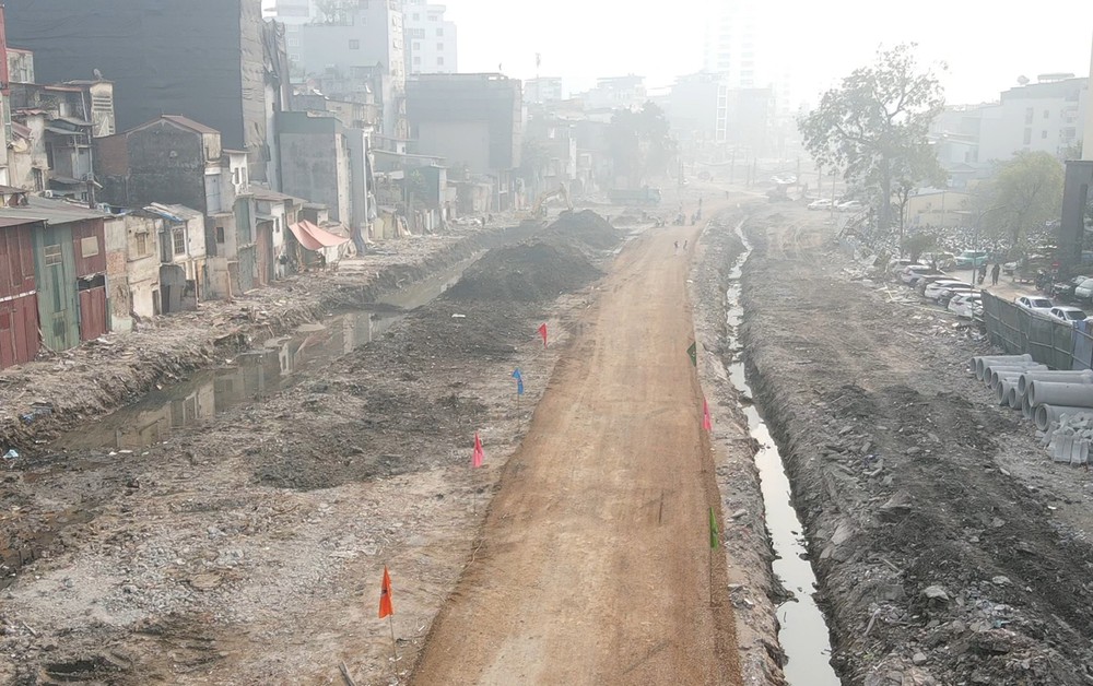 Hà Nội thông xe kỹ thuật đường Vành đai 1, đoạn Hoàng Cầu - Voi Phục - Ảnh 1.