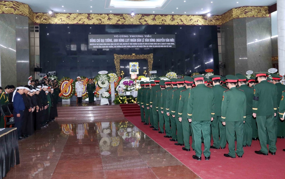 Lễ tang cấp nhà nước Đại tướng, Anh hùng lực lượng vũ trang nhân dân Lê Văn Dũng - Ảnh 10.
