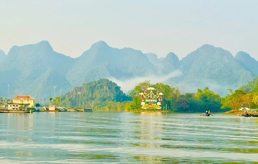 Lễ hội Du lịch Chùa Hương 2026: Lắp camera AI giám sát, đi đò bằng mã QR - Ảnh 1.